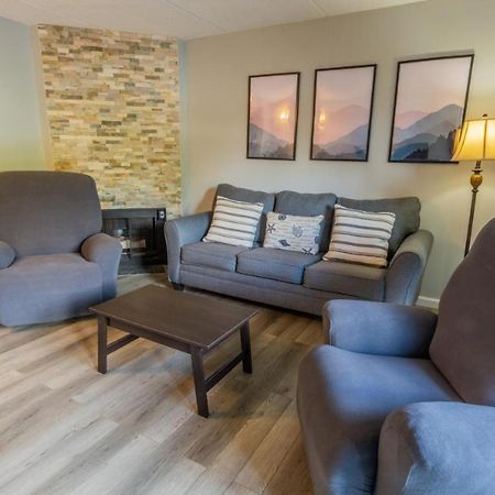 Family Bear Condos, Full King Suite, Kitchen, Pool Access Unit 103 Gatlinburg Extérieur photo