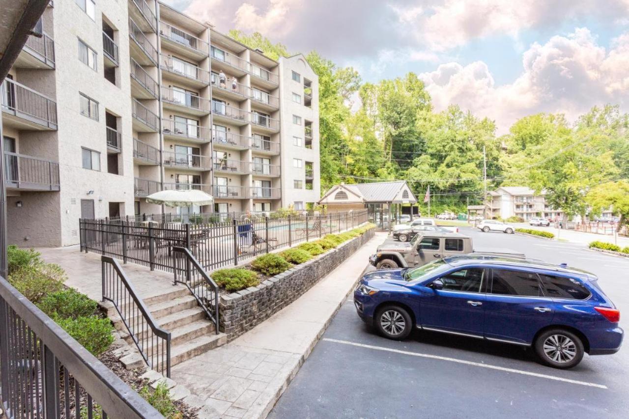Family Bear Condos, Full King Suite, Kitchen, Pool Access Unit 103 Gatlinburg Extérieur photo