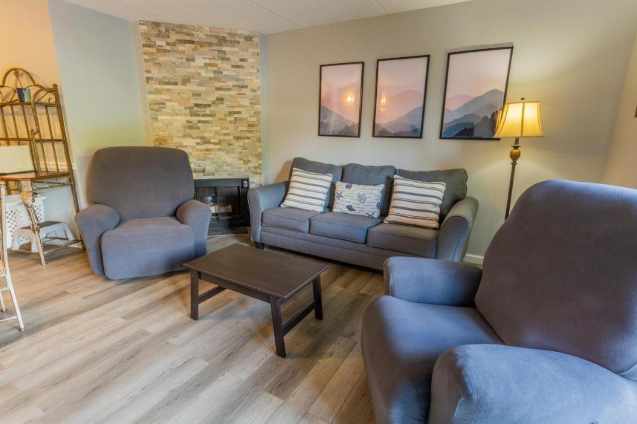 Family Bear Condos, Full King Suite, Kitchen, Pool Access Unit 103 Gatlinburg Extérieur photo