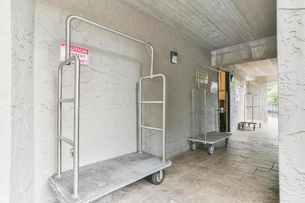 Family Bear Condos, Full King Suite, Kitchen, Pool Access Unit 103 Gatlinburg Extérieur photo