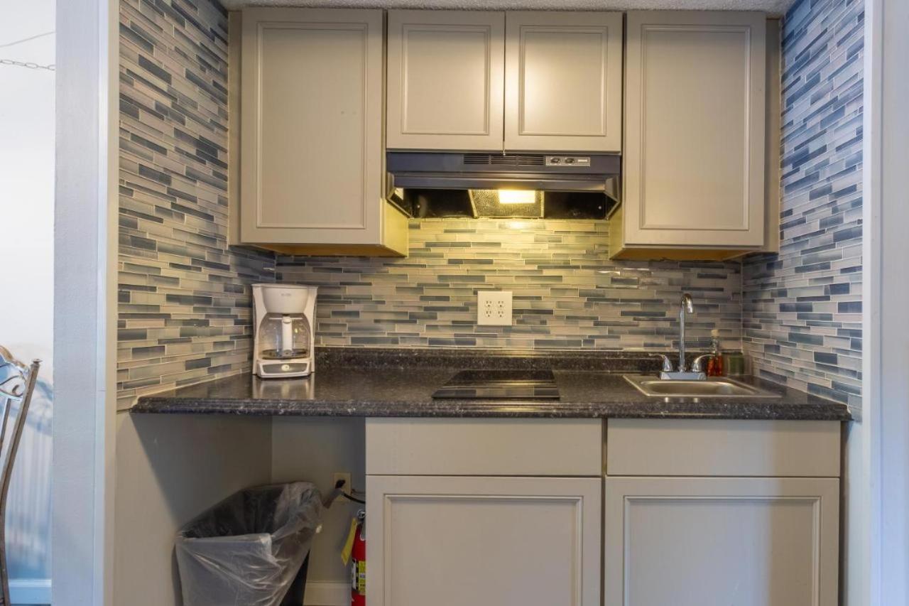 Family Bear Condos, Full King Suite, Kitchen, Pool Access Unit 103 Gatlinburg Extérieur photo